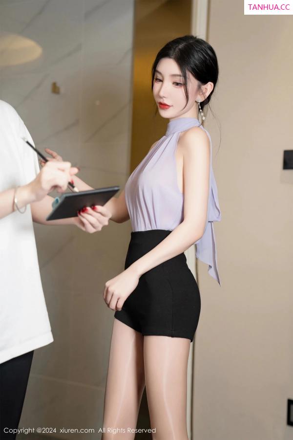 周于希dummy  [XiuRen]高清写真图 2024.02.23 No.8136 周于希Sally 美腿丝袜第9张图片
